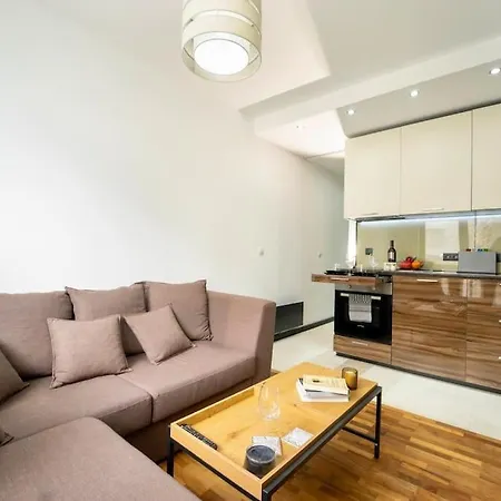 Secluded Mountain Cozy With Fireplace